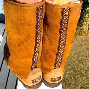 UGG TALL Chestnut Boots 9 Tasman Braid